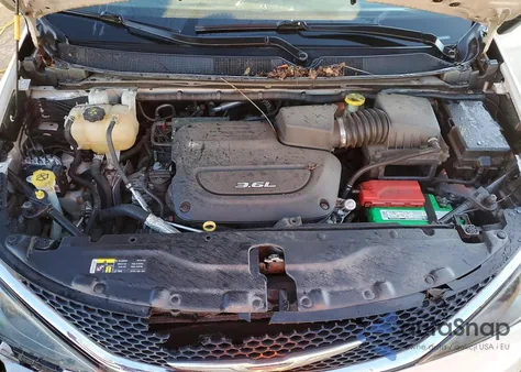 2017 Chrysler Pacifica Touring из США, поврежденный, VIN 2C4RC1DG0HR584381